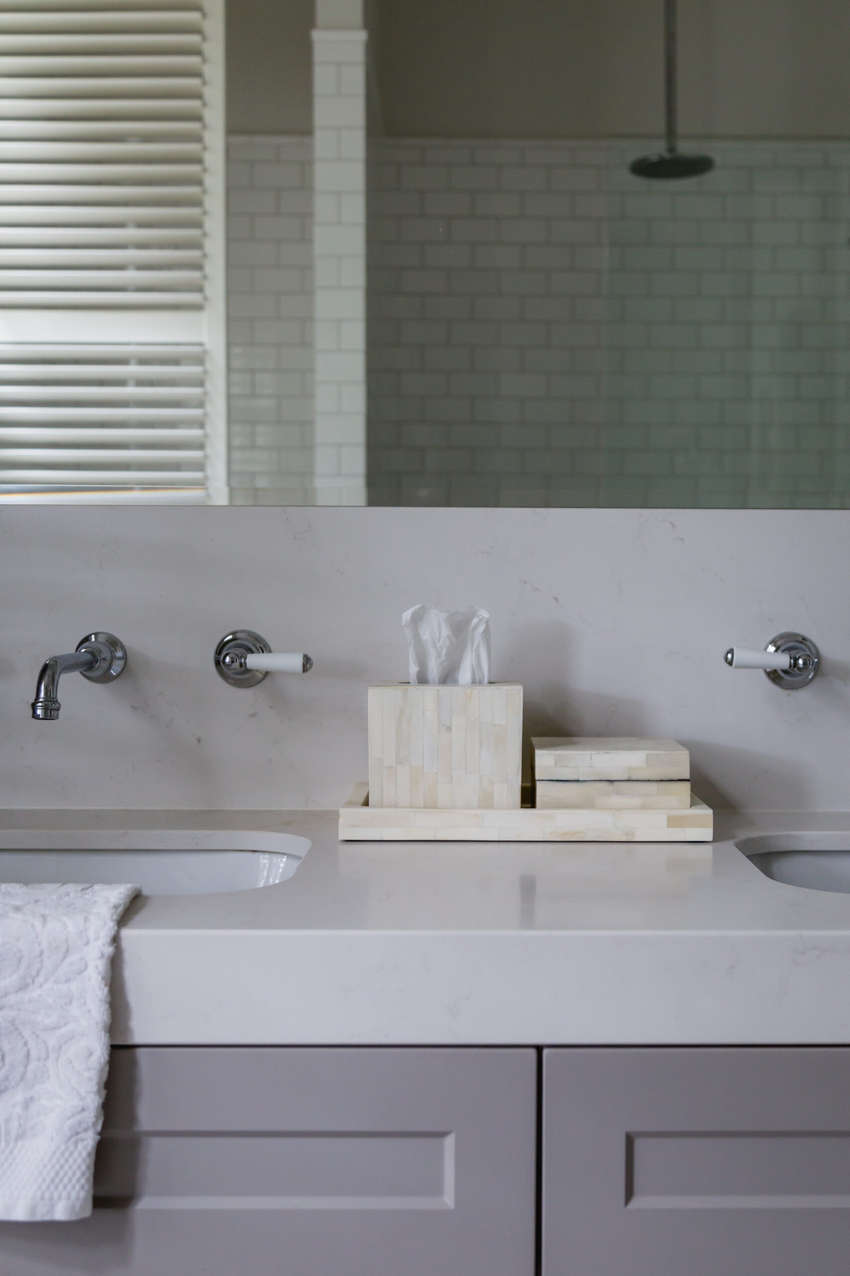 Bone inlay bathroom set cream