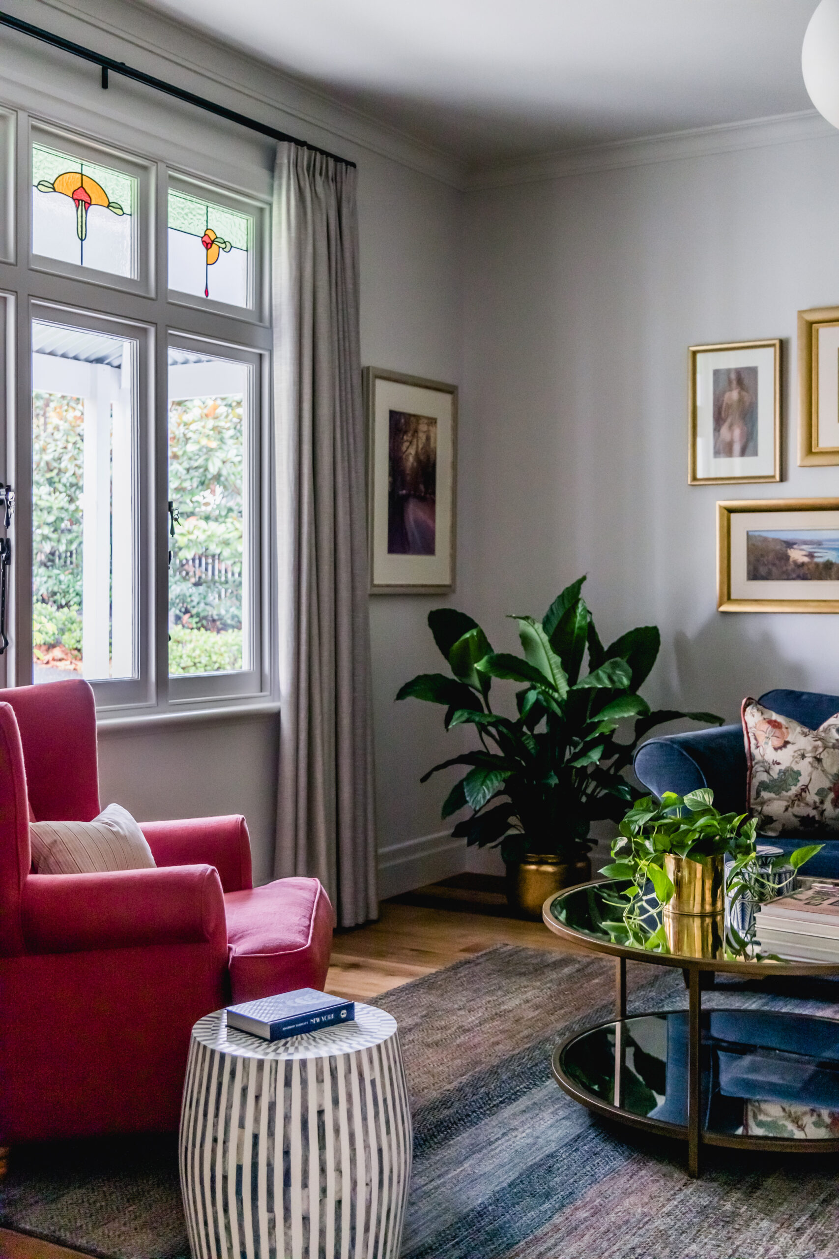 Mixing Old & New In a Classic Contemporary Home