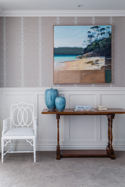 Entrance nook to a main bedroom
