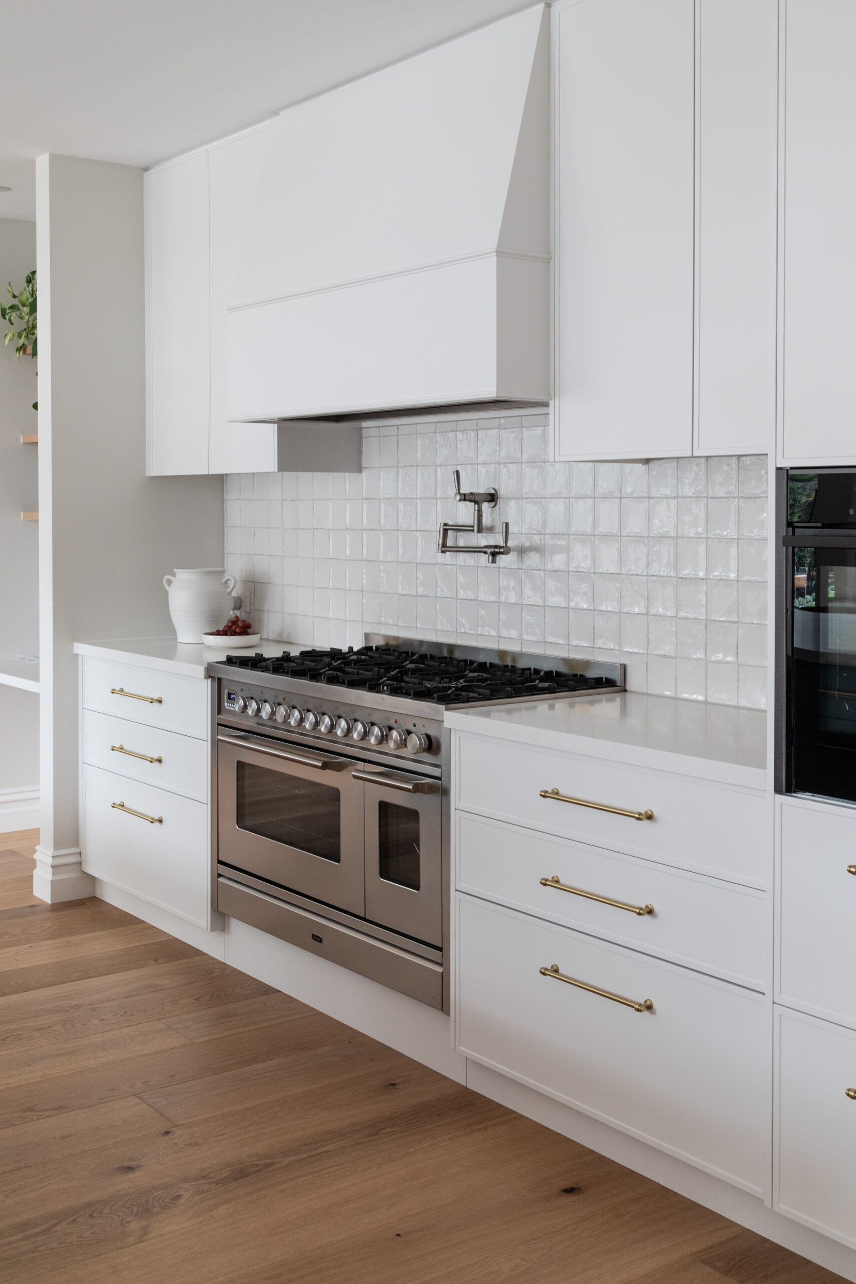 A blend of Hamptons elegance with Modern Farmhouse charm