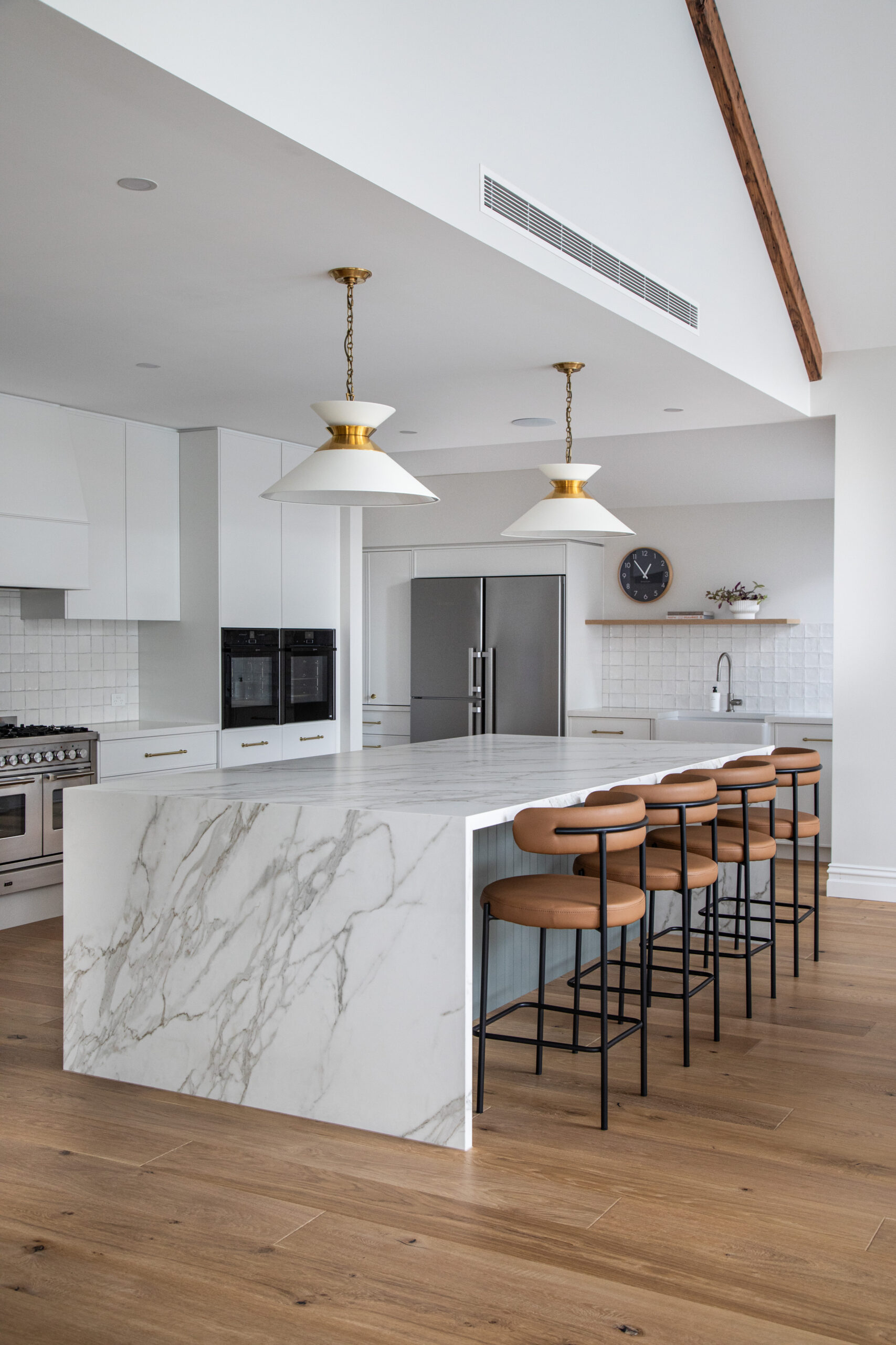 a blend of Hamptons elegance with Modern Farmhouse charm