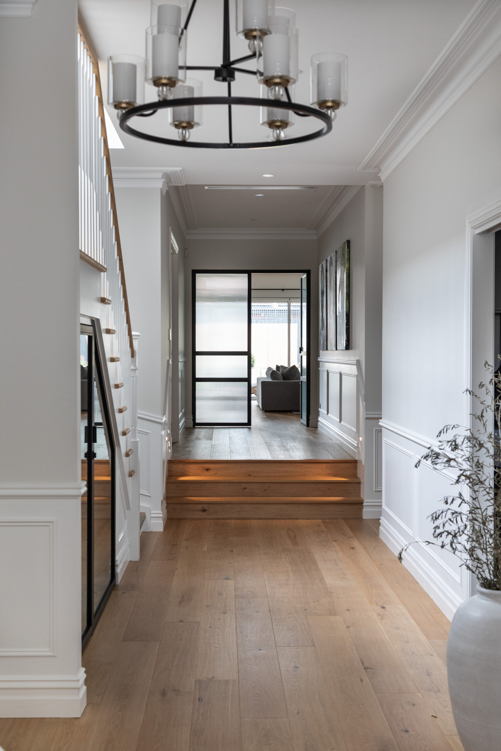 A blend of Hamptons elegance with Modern Farmhouse charm